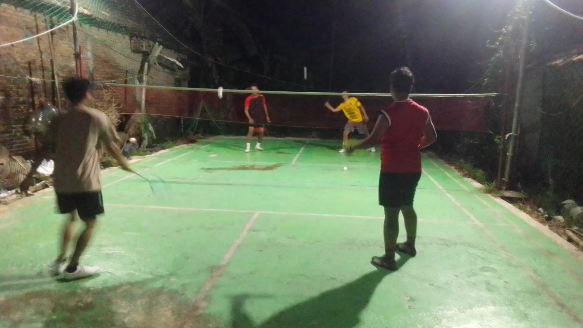 Main bulutangkis
