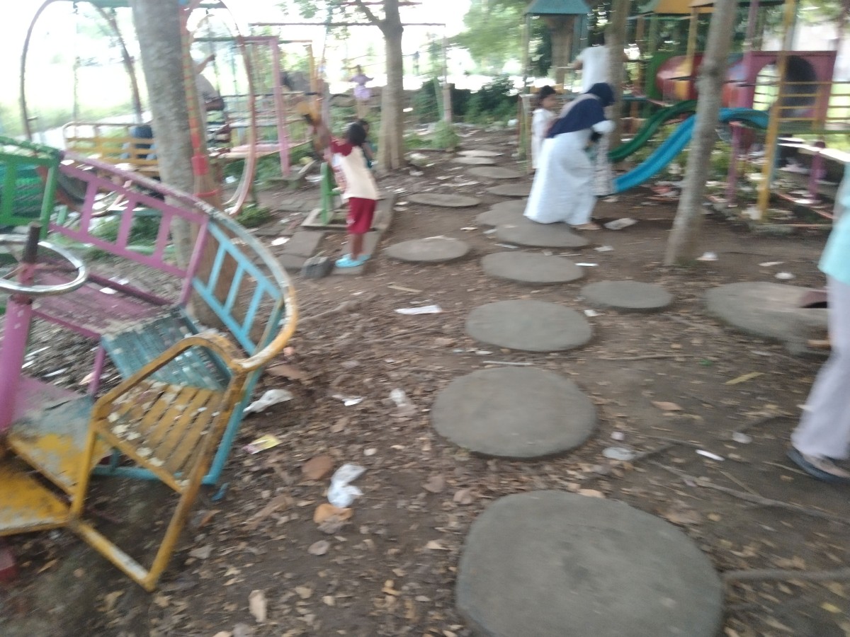 Main di taman