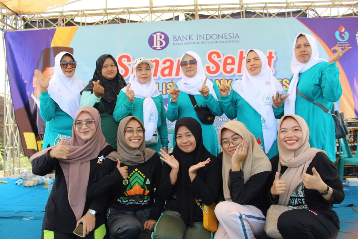 Senam dan jalan Sehat  Berhadiah Bersama PAC Fatayat Kecamatan Wedung