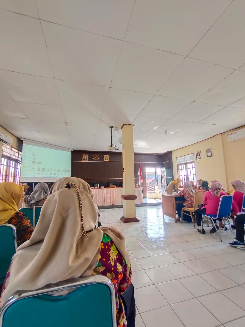 Pelatihan petugas lapangan keluarga berencana (plkb) dan kader