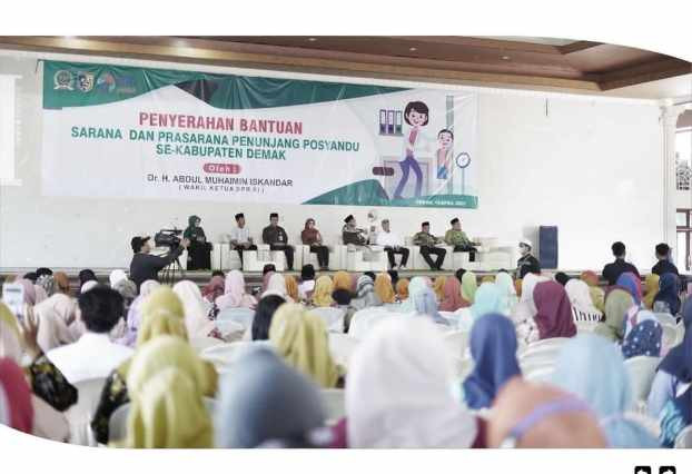 Penyerahan Bantuan Sarana dan Prasarana Penunjang Posyandu Se-Kabupaten Demak