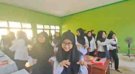 Pelatihan Pembuatan Buket  Bagi Remaja Desa Buko