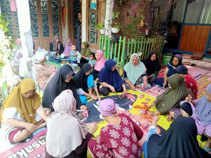 Kegiatan  Kemasyarakatan Pembagian Qurban di Dusun Buko RT 03 RW 04 dibulan Dzulhijjah