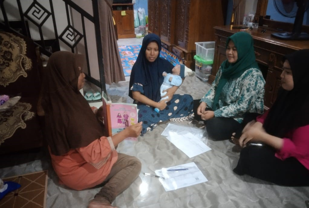 Kunjungan Tim Pendamping Keluarga (TPK) RW 04 Pasca Salin Bulan Februari 2025