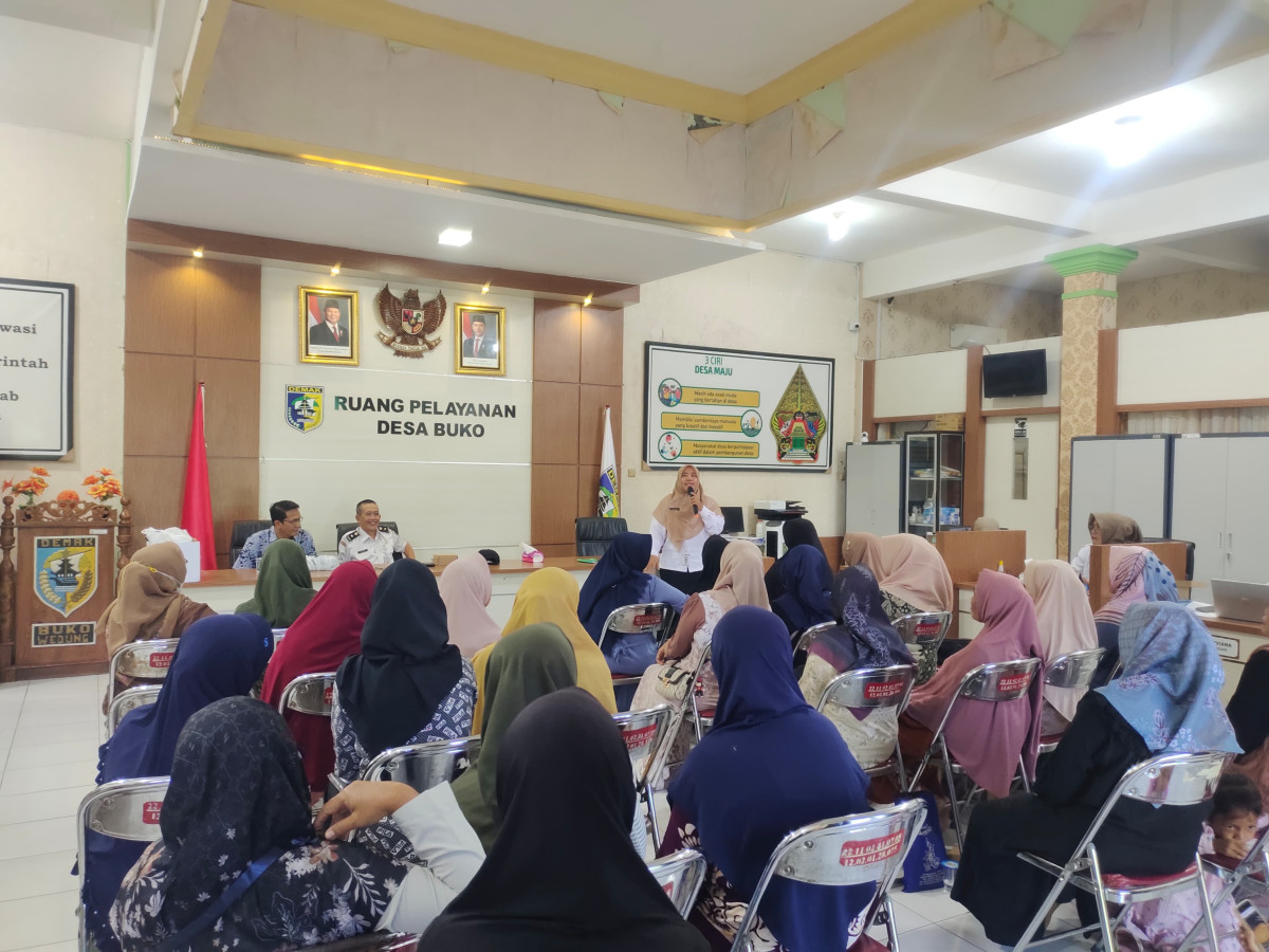 Kegiatan Sosialisasi tentang Kesehatan Penyakit Kanker Leher Rahim dan Kanker Payudara Di Desa Buko Kecamatan Wedung