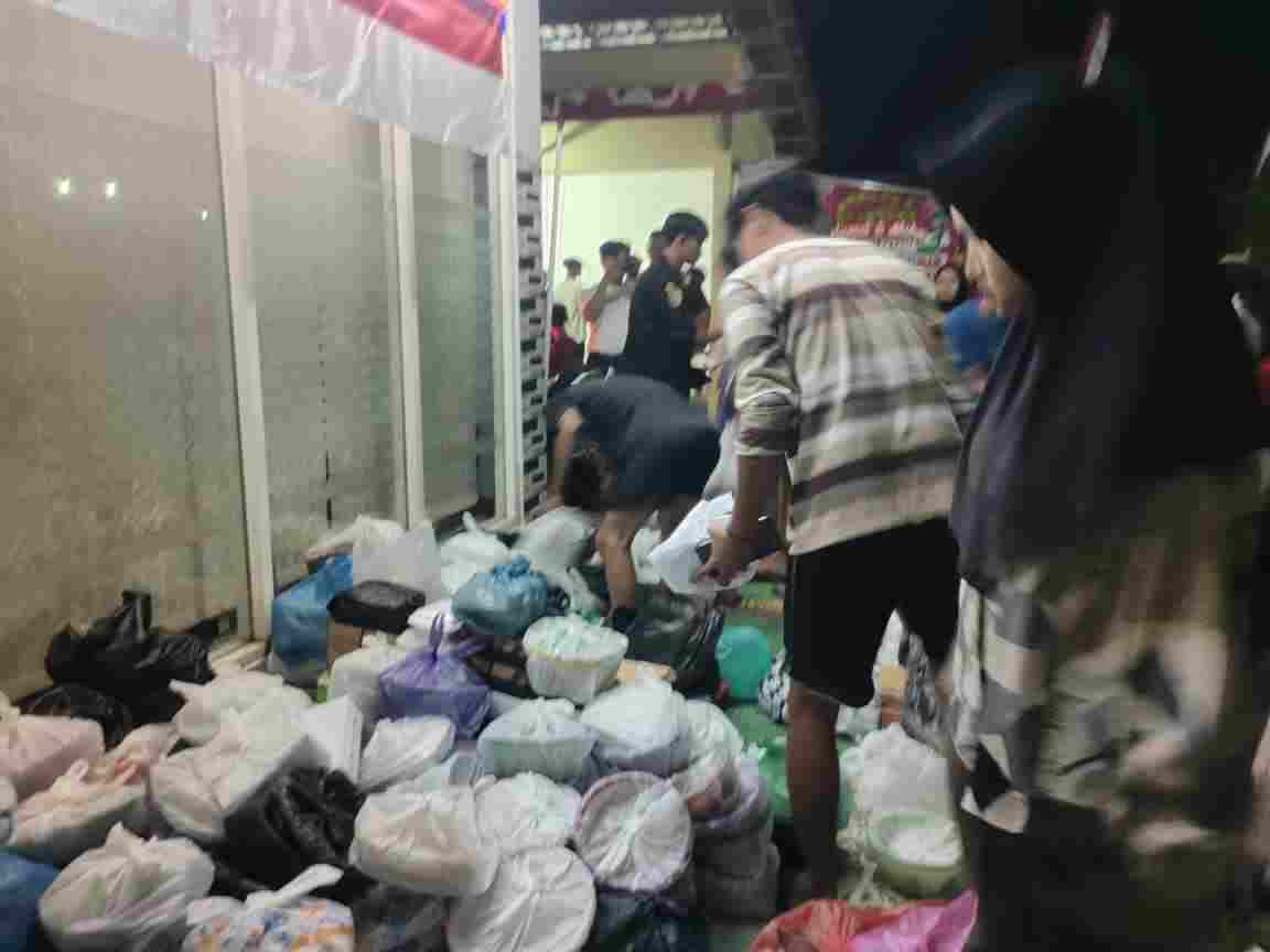Pemberian Berkat Kepada Pengunjung Gebyar Budaya Desa Buko Tahun 2025