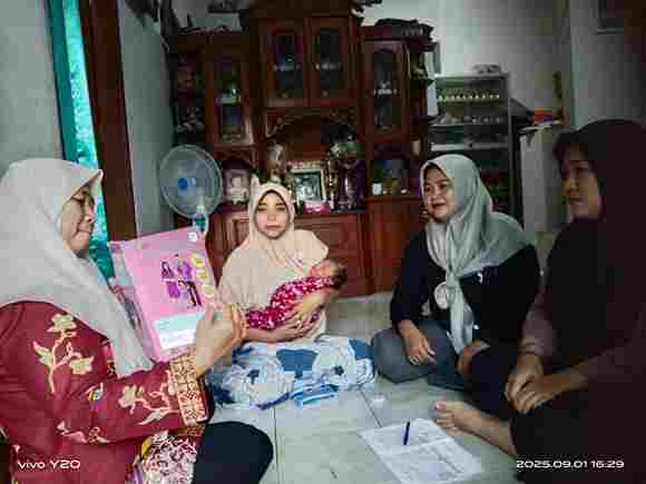 Edukasi Kepada Ibu Hamil  untuk Makan yang bergizi Untuk calon Balita RW 004 RW 005