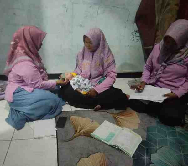 Edukasi Kepada Ibu Balita Untuk Memberikan Makanan Yang Bergizi di RW 01 Desa Buko Kecamatan Wedung