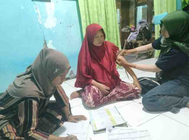 Edukasi Kepada Ibu Hamil dan Pemberian Tablet Tambah Darah di Desa Buko Kecamatan Wedung