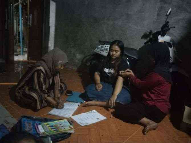 screening Ke Calon Pengantin  dan Minum Tablet Tambah Darah di RW 01 Desa Buko Kecamatan Wedung