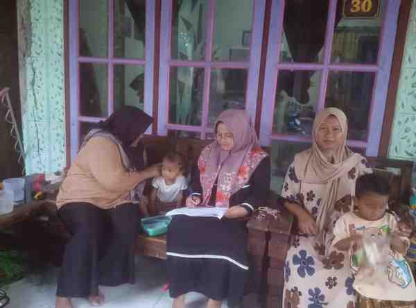 Edukasi Kepada Ibu Balita Untuk Memberikan Makanan Yang Bergizi di RW 03 Desa Buko Kecamatan Wedung