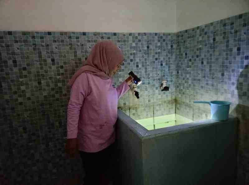 Pemberantasan Sarang Nyamuk dan Edukasi Kepada Warga untuk Menjaga Lingkungan Agar Tetap Sehat di RT 01 RW 06 Desa Buko Kecamatan Wedung Kabupaten Demak
