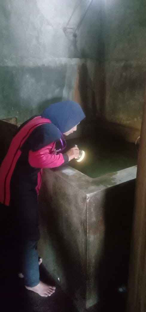 Pemberantasan Sarang Nyamuk dan Edukasi Kepada Warga untuk Menjaga Lingkungan Agar Tetap Sehat di RT 04 RW 08 Desa Buko Kecamatan Wedung Kabupaten Demak