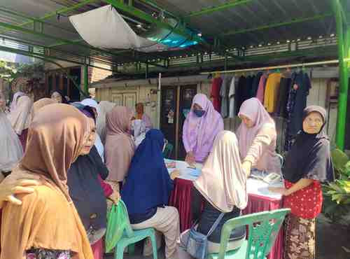 Memberikan Pelayanan  Posyandun ILP Kepada Pasangan Usia Subur untuk Menjaga Kesehatan Badan dan Edukasi Pelayanan KB MKJP di Melati II (Dua) Bulan Oktober Tahun 2025