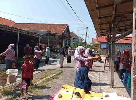 Memberikan Pelayanan  Posyandu ILP Kepada Lansia untuk Menjaga Kesehatan  di Melati III (Tiga) Bulan Oktober Tahun 2025