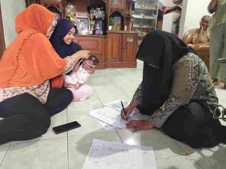 Edukasi Kepada Ibu Balita Untuk Memberikan Makanan Yang Bergizi di RW 05 Desa Buko Kecamatan Wedung