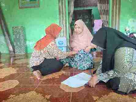 Edukasi Kepada Ibu Hamil dan Pemberian Tablet Tambah Darah di RW 05 Desa Buko Kecamatan Wedung