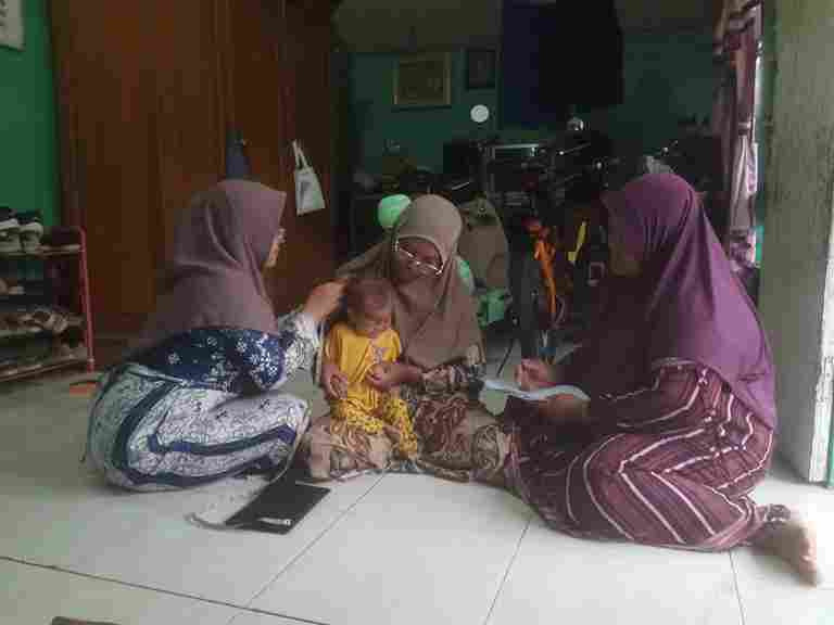 Edukasi Kepada Ibu Balita Untuk Memberikan Makanan Yang Bergizi di RW 03 Desa Buko Kecamatan Wedung