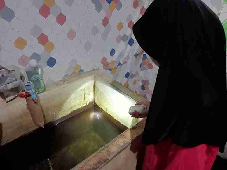 Pemberantasan Sarang Nyamuk dan Edukasi Kepada Warga untuk Menjaga Lingkungan Agar Tetap Sehat di RT 01 RW 05 Desa Buko Kecamatan Wedung Kabupaten Demak