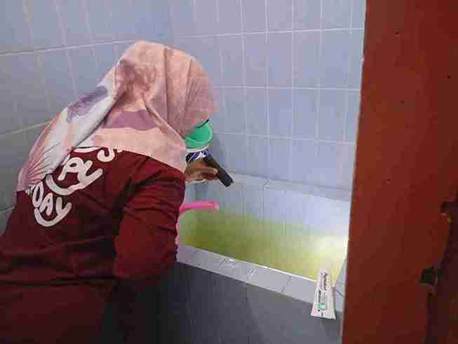 Pemberantasan Sarang Nyamuk dan Edukasi Kepada Warga untuk Menjaga Lingkungan Agar Tetap Sehat di RT 02 RW 02 Desa Buko Kecamatan Wedung Kabupaten Demak
