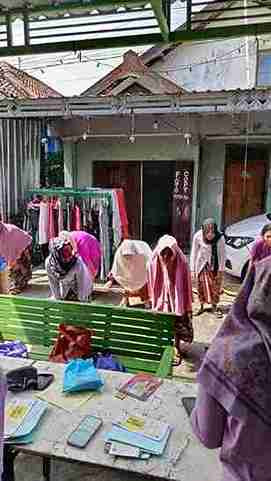 Memberikan Pelayanan Posyandu ILP Kepada Lansia untuk Menjaga Kesehatan di Melati II (Dua) Bulan November Tahun 2025