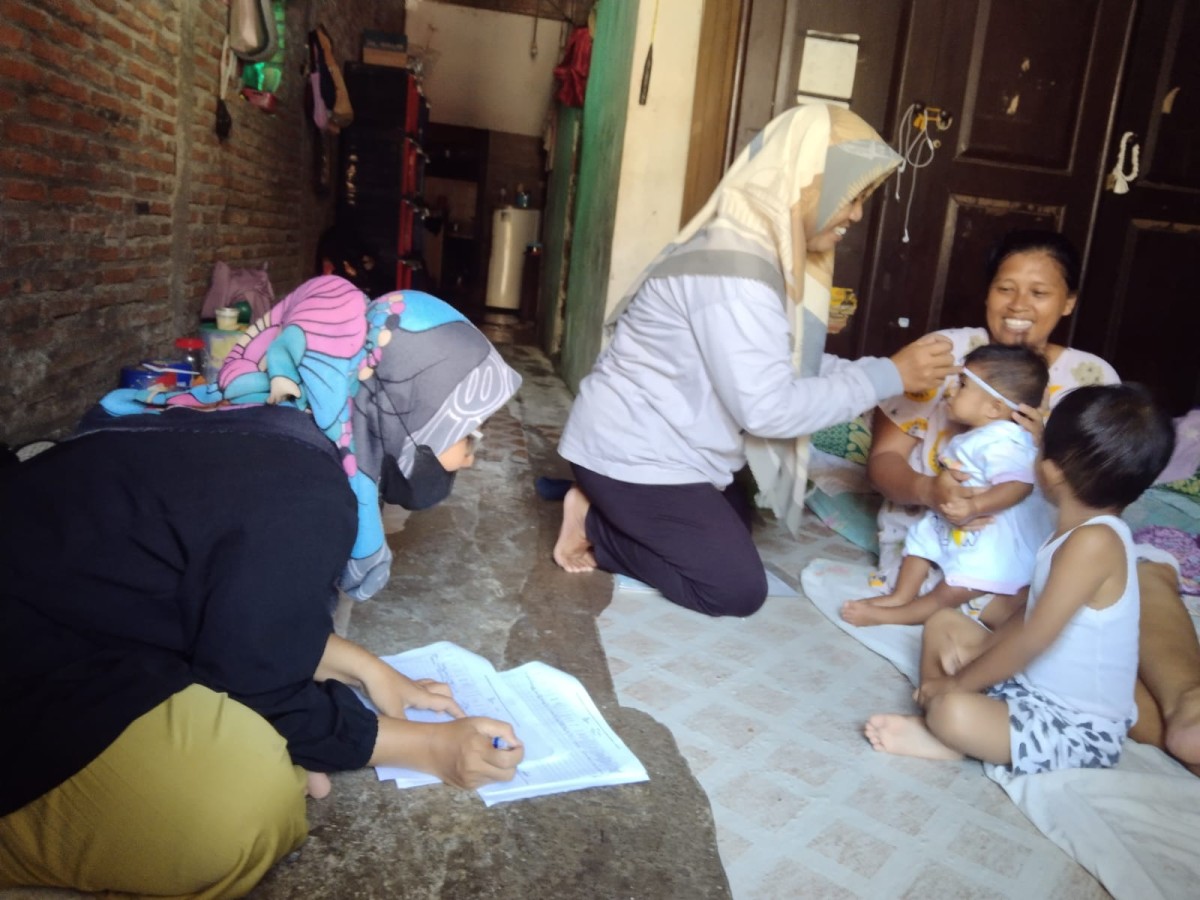 Pemantauan Tumbuh Kembang Balita dan Pemberian Edukasi Kepada Ibu Balita Untuk Memberikan Makanan Yang Bergizi di RW 04 Desa Buko Kecamatan Wedung