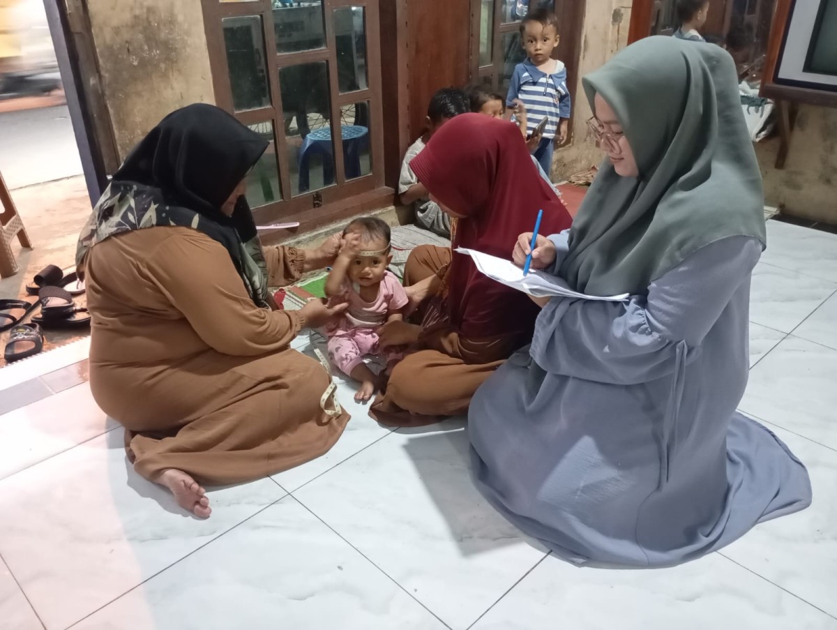 Pemantauan Tumbuh Kembang Balita dan Pemberian Edukasi Kepada Ibu Balita Untuk Memberikan Makanan Yang Bergizi di RW 02 dan 03 Desa Buko Kecamatan Wedung