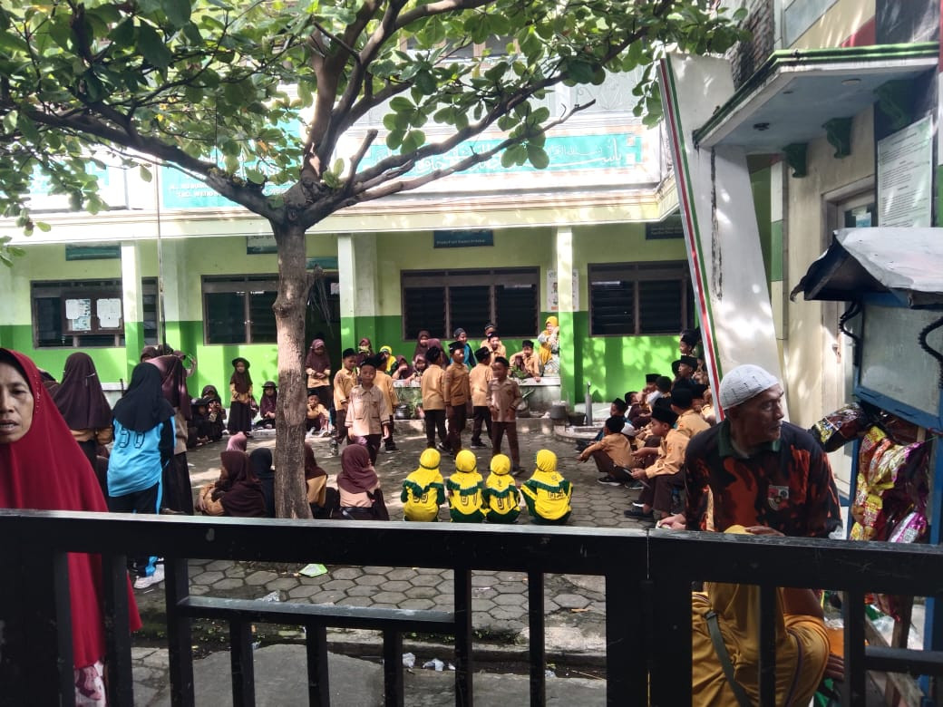 Persiapan pentas seni MI AL ITTIHAD Mandung