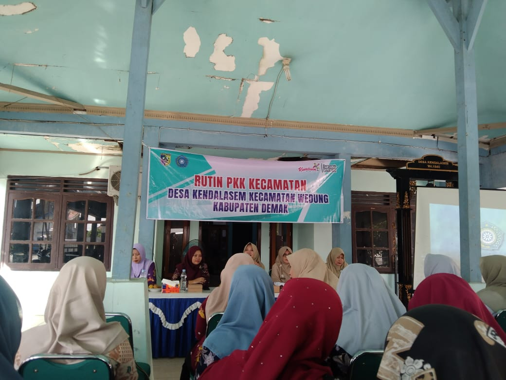 Kegiatan rutin PKK kecamatan di desa kendalasem