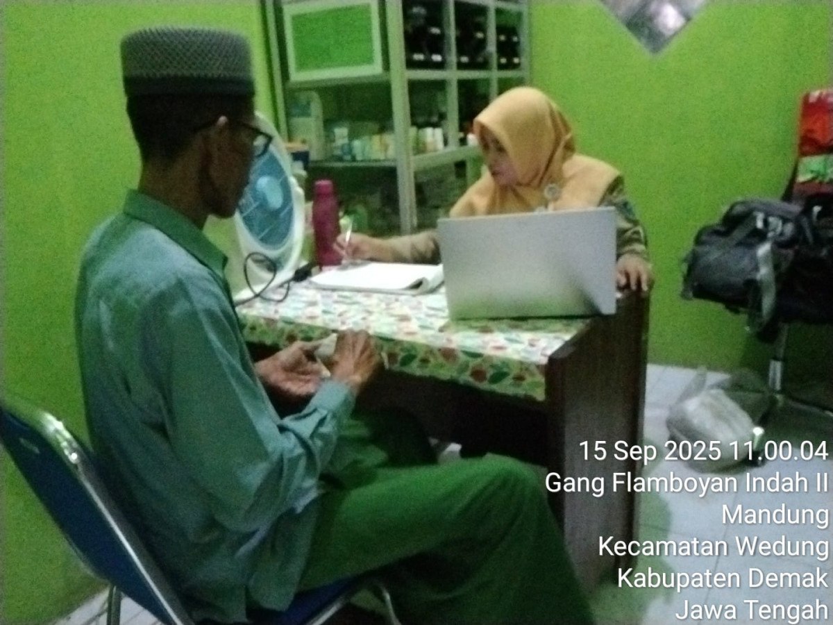 Pemeriksaan pasien di PKD