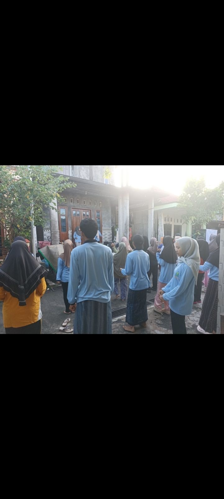 Senam bersama anak KKN dari UIN Semarang