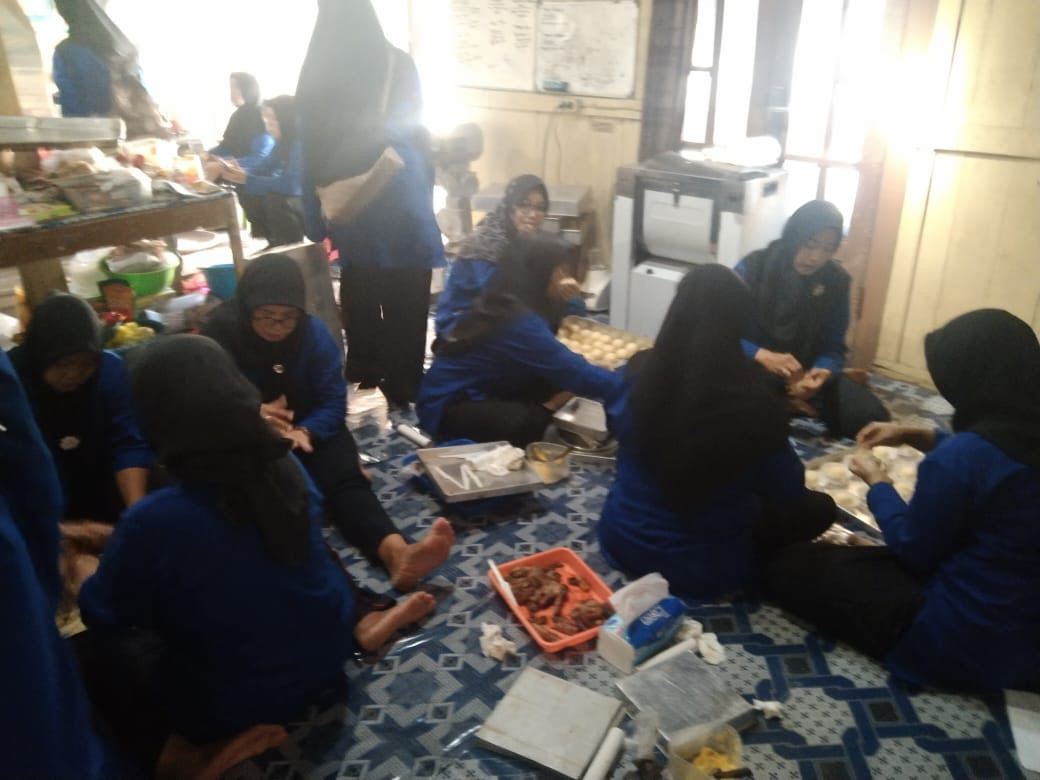 Pelatihan memasak macam macam  kue