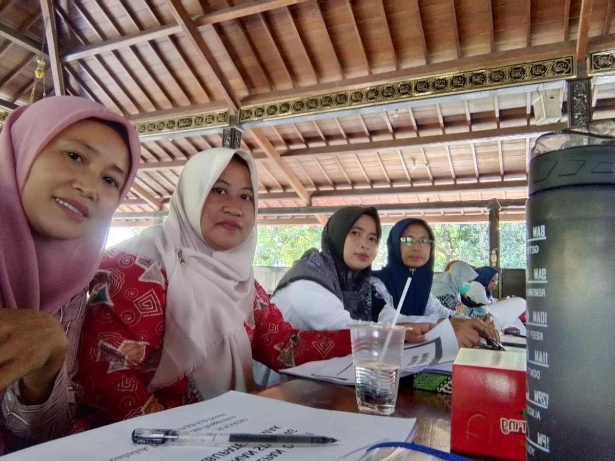 Orientasi kader posyandu dlmmendukung program Revitalisasi Posyandu