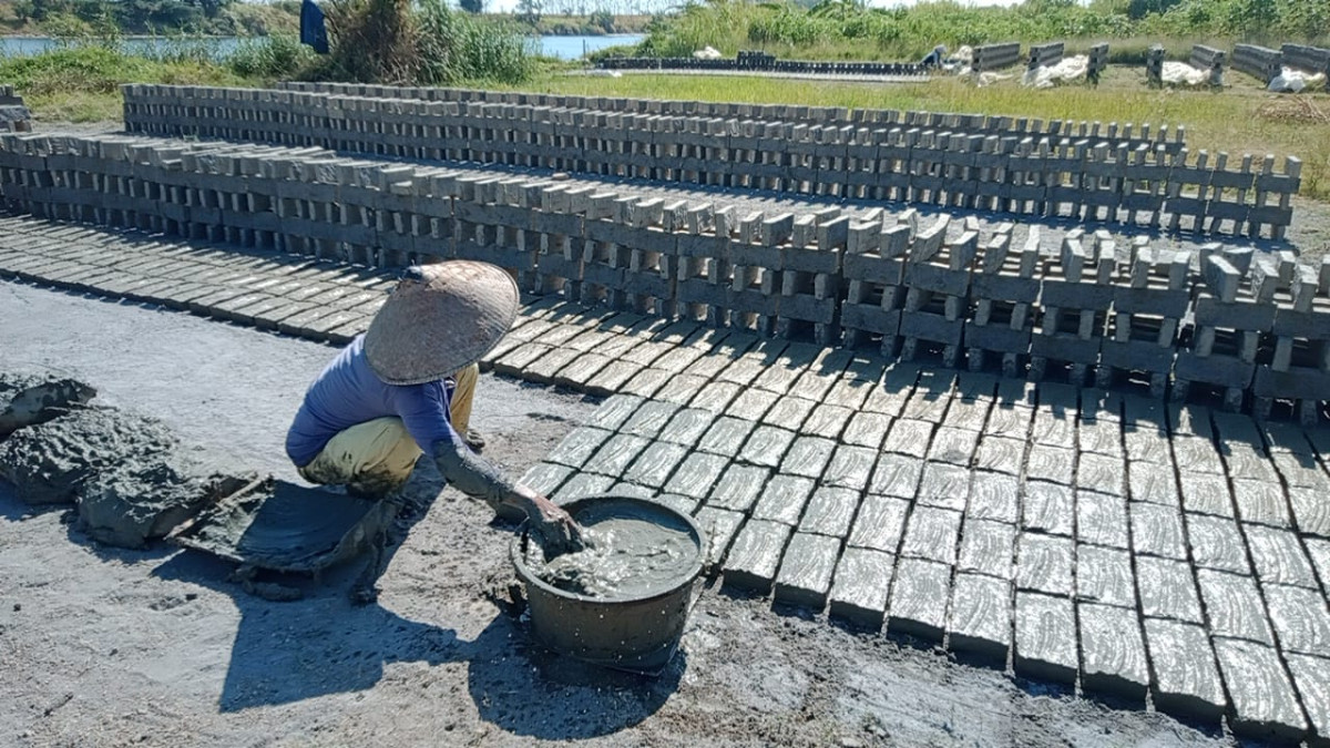 Pembuatan batu bata