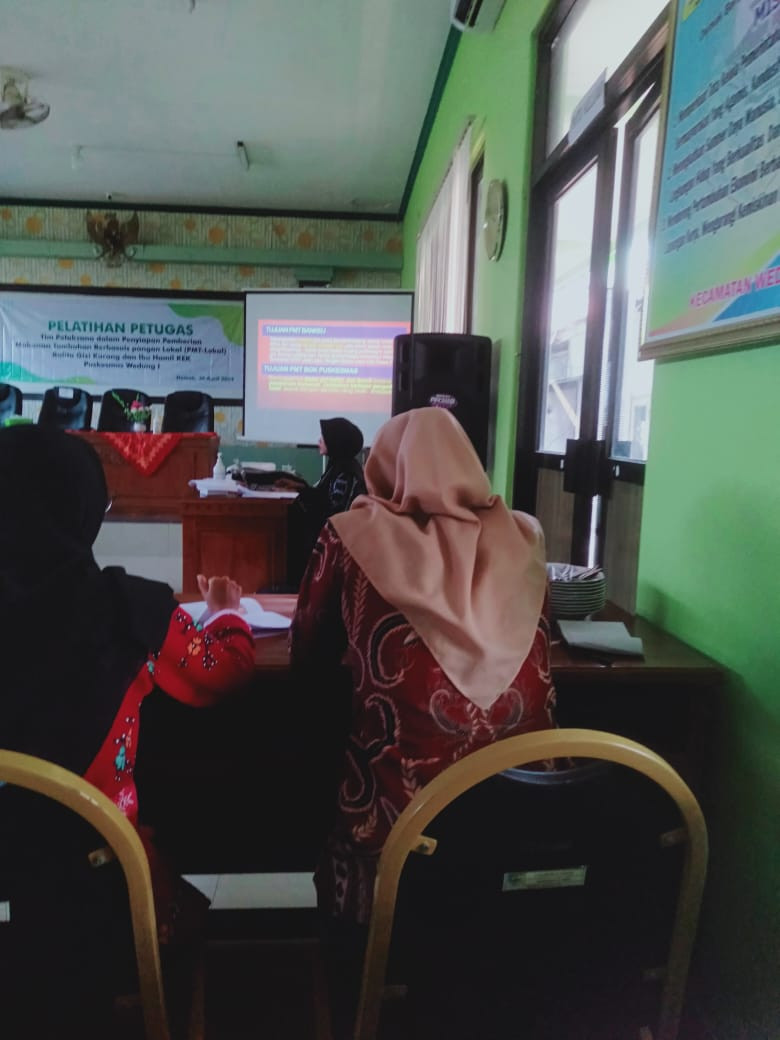 Pelatihan petugas penyiapan PMT-lokal