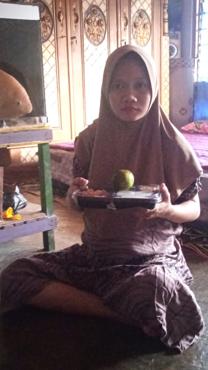 Pemberian PMT lokal pada bumil