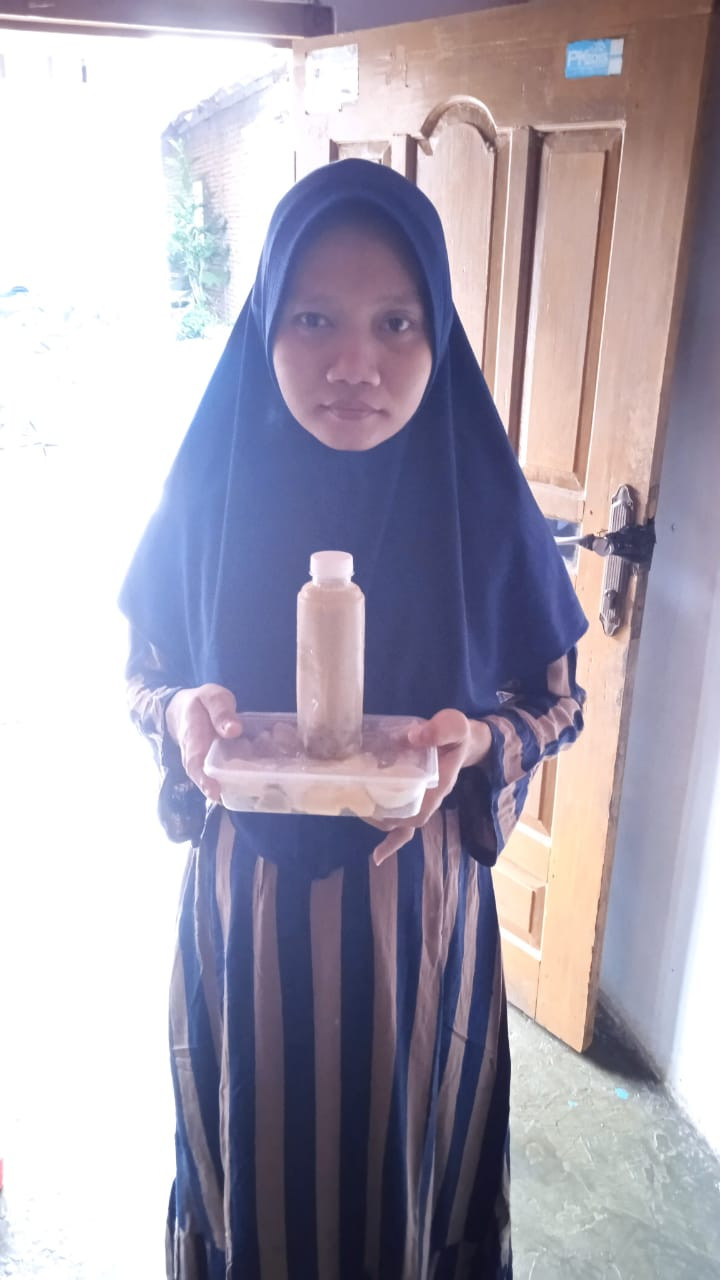 Pemberian PMT lokal pada bumil ke 65