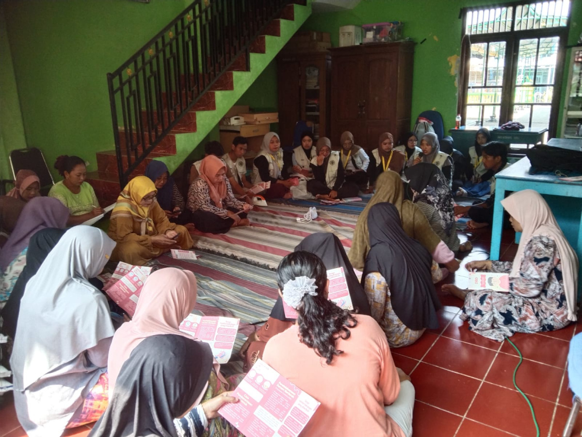 SOSIALISASI TENTANG DBD DAN LEPTOSPIROSIS OLEH MAHASISWA KKN UGM