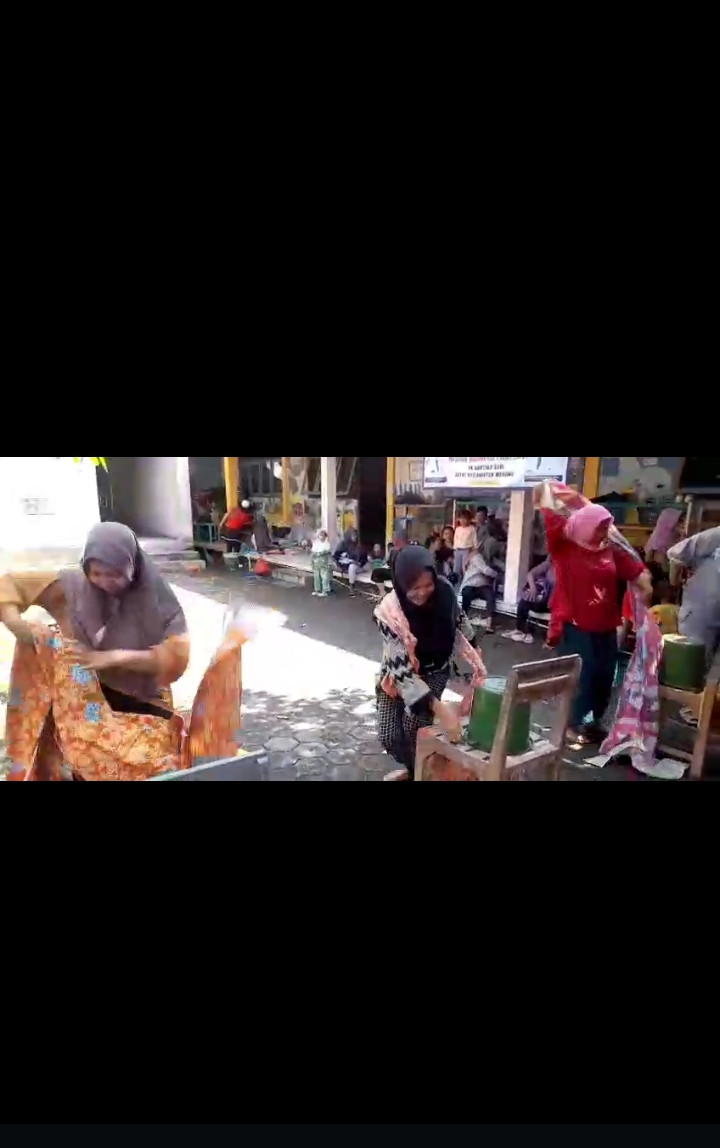 Lomba gendong ember