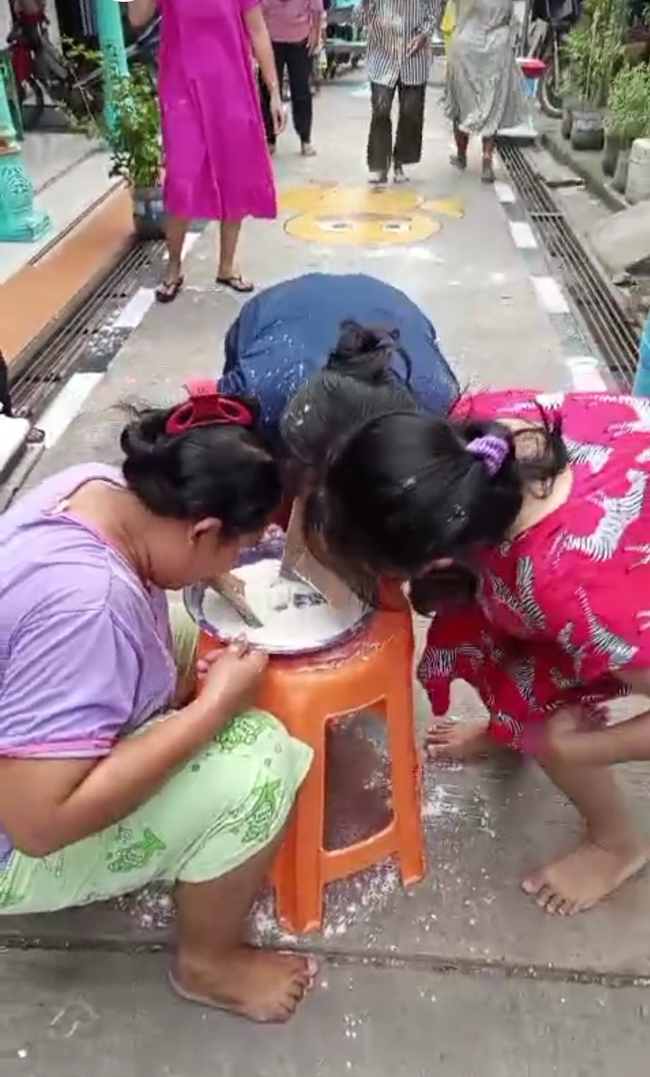 Lomba estafet tepung