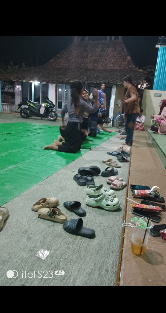 Latihan nari zipin