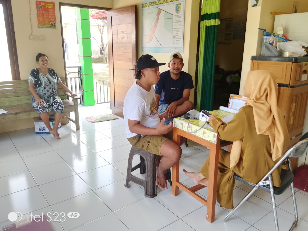Pemeriksaan kesehatan di PKD
