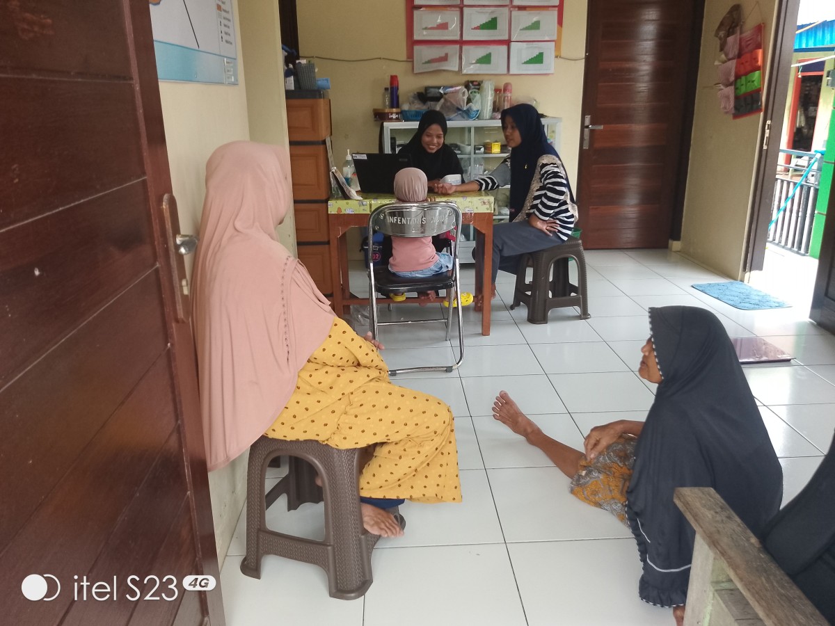 Pemeriksaan kesehatan di PKD