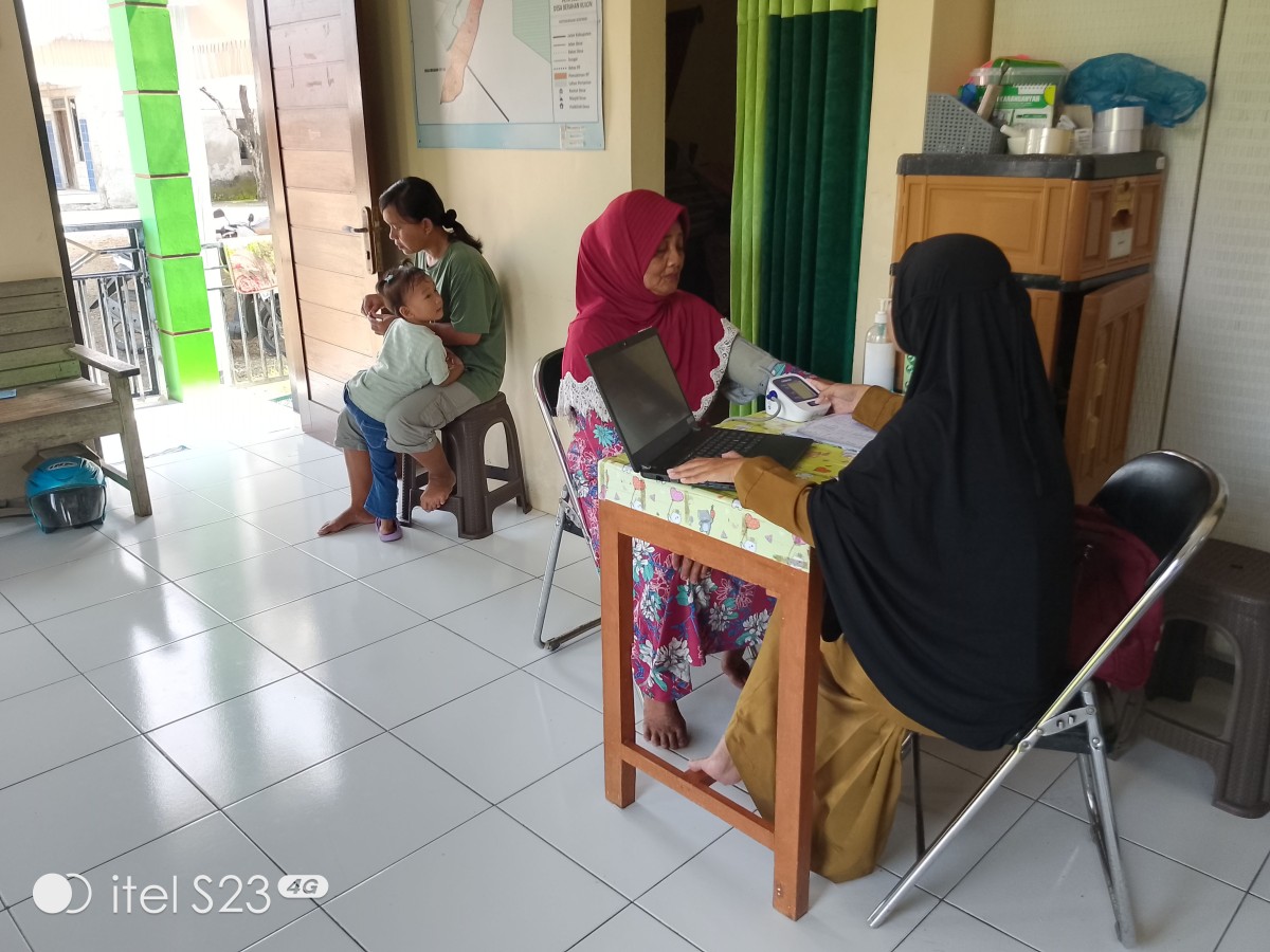 Pemeriksaan kesehatan di PKD
