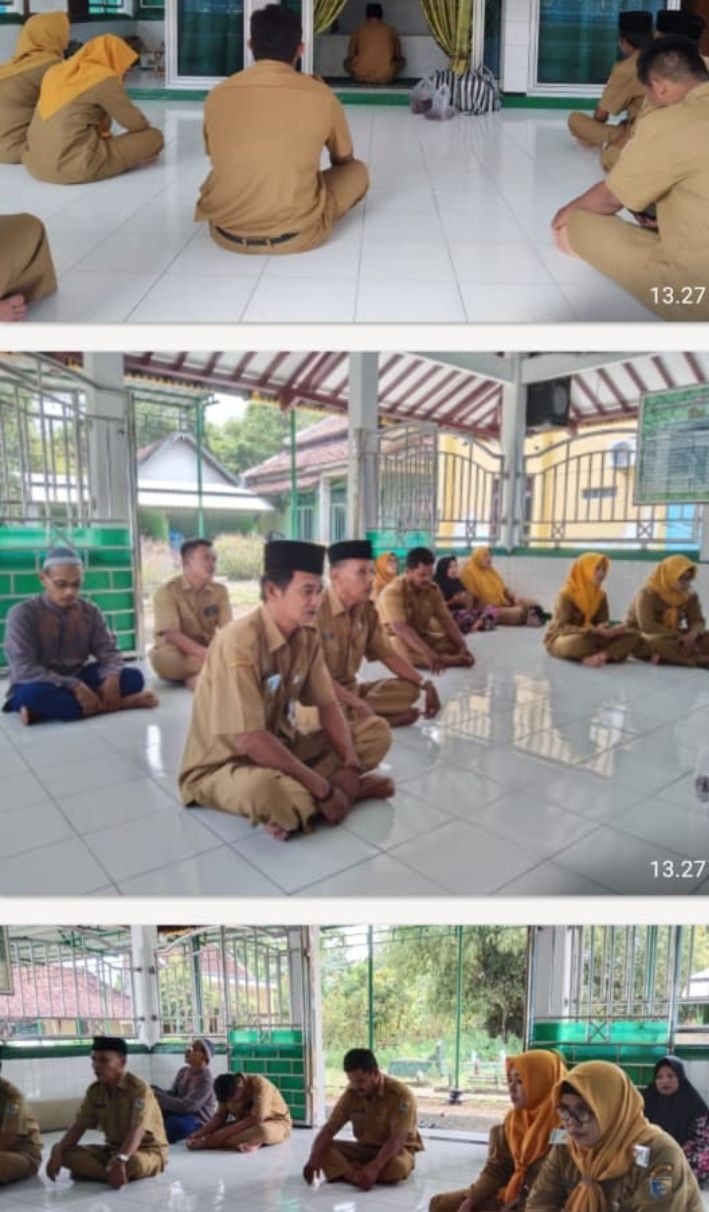 Ziarah ke makam kyai Raden Burhan