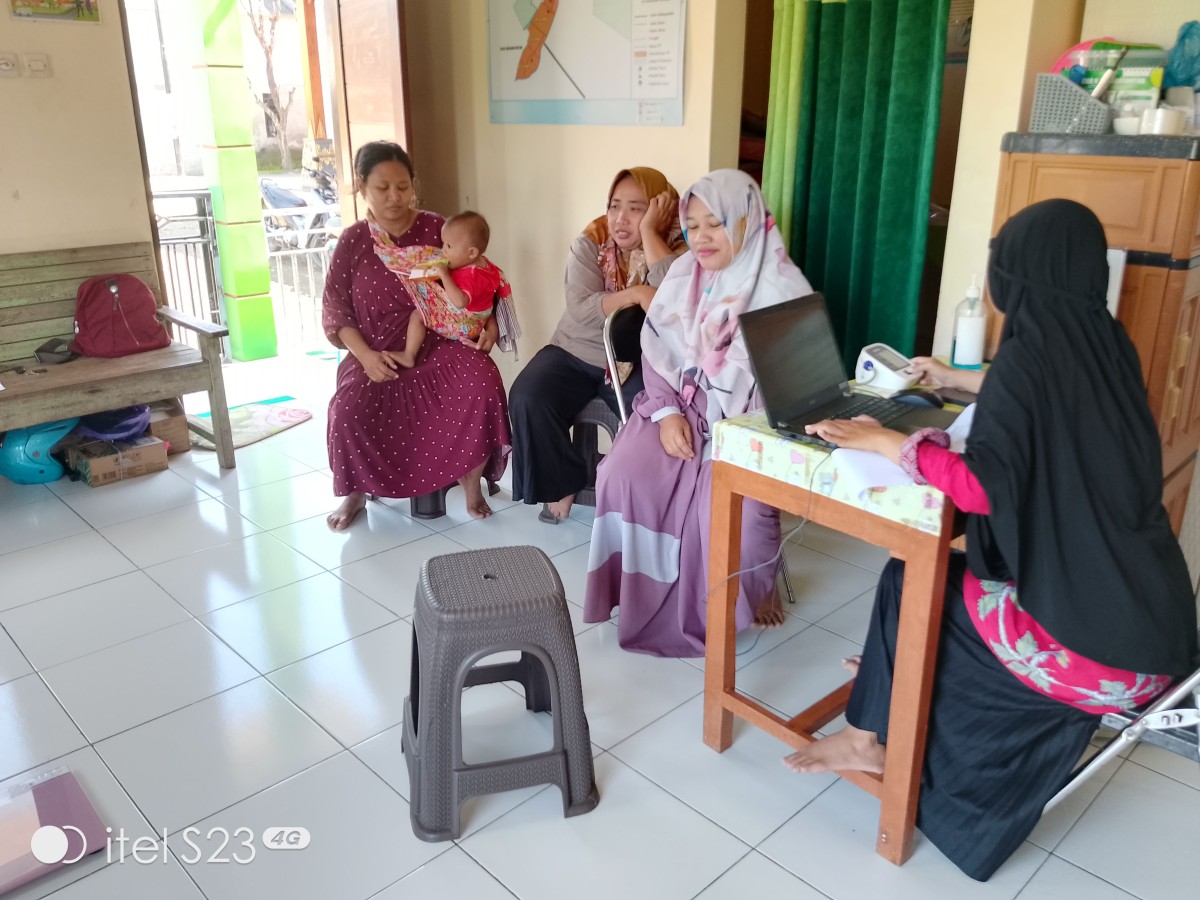 Pemeriksaan kesehatan di PKD