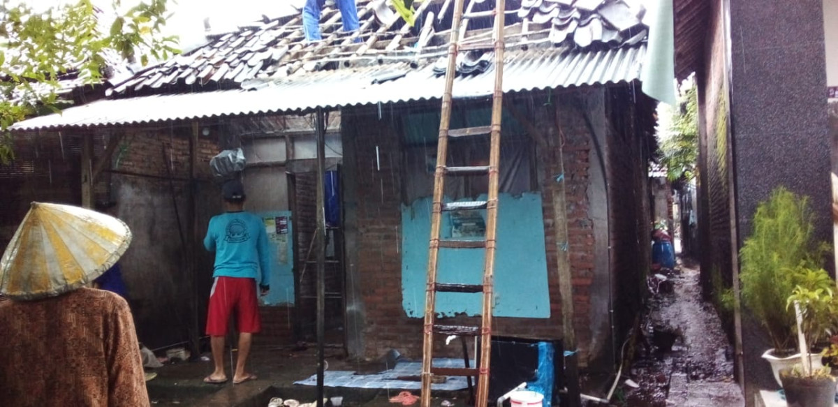 Bantuan Bedah Rumah BPK Sukijan RT 02 RW 06