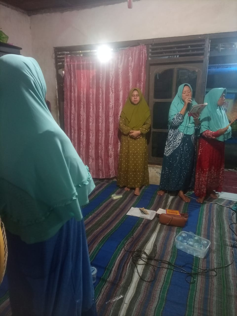Jam'iyyah ALBERJANJI FATAWA DIRUMAH IBU USWATUN HASANAH