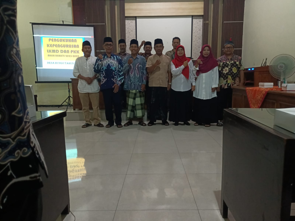 Acara pengukuhan dan penetapan pengurus LKMD Desa Bungo
