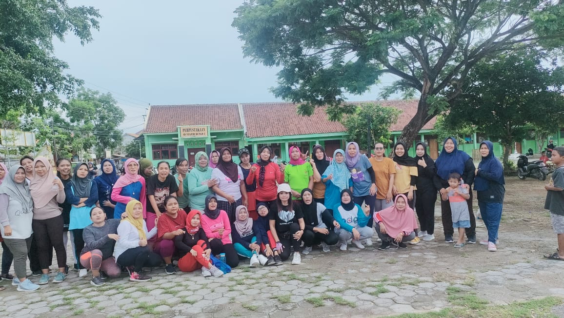 Foto bersama setelah senam